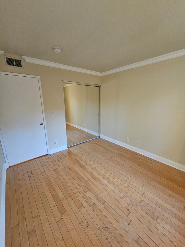 Building Photo - 3361 Holly Grove St