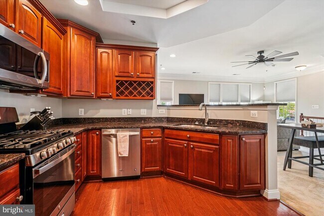 Building Photo - 3549 Huntley Manor Ln