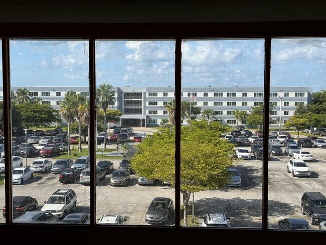 Building Photo - 14840 Naranja Lakes Blvd