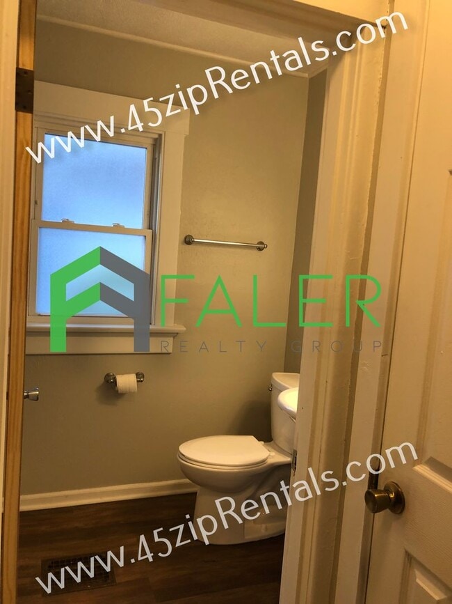 Building Photo - Belmont Ranch with LOTS of Space!