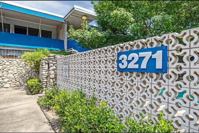 Building Photo - 3271 Sul Ross St
