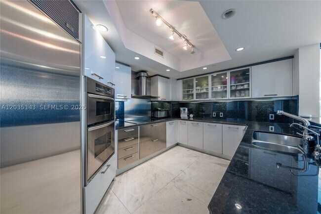 Building Photo - 9401 Collins Ave