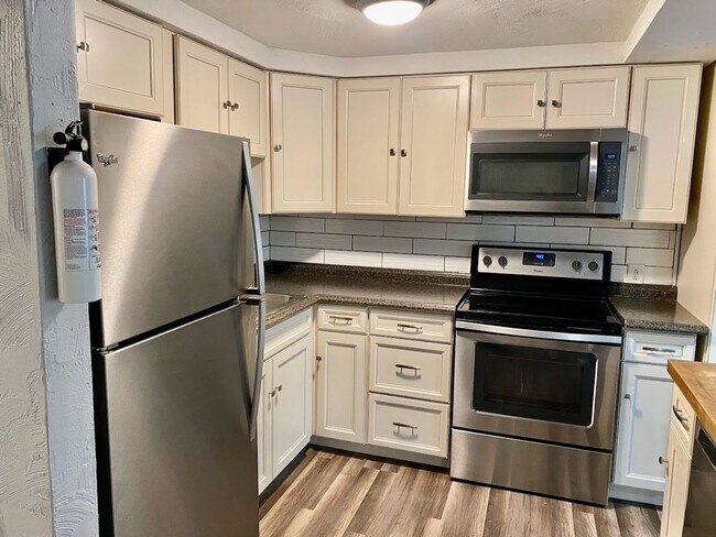 Building Photo - 1416 Rutherford Ave