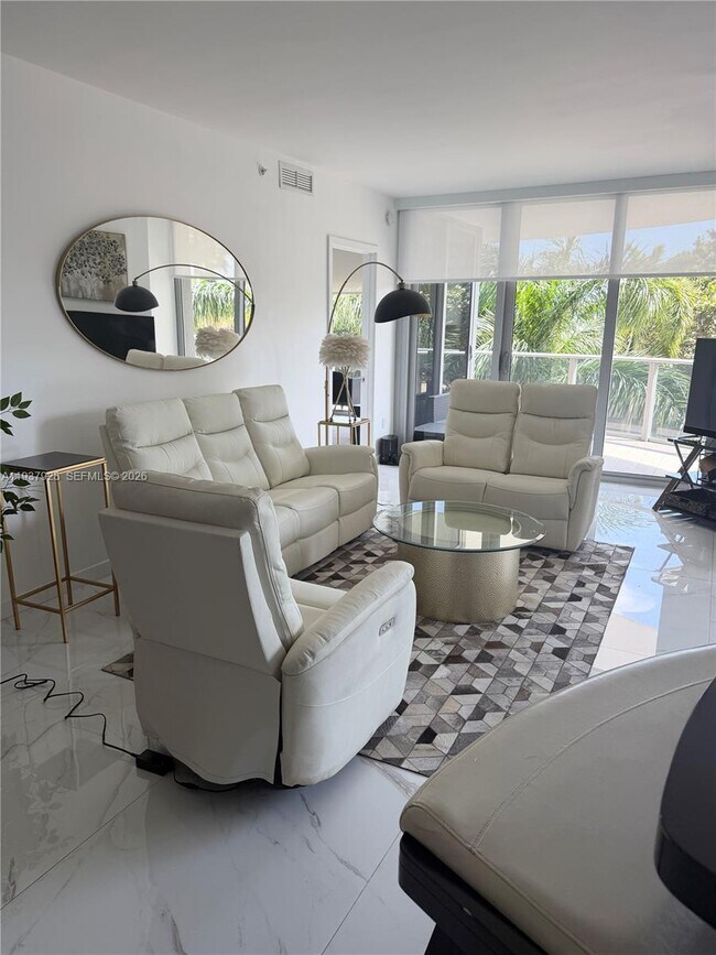 Building Photo - 488 NE 18th St