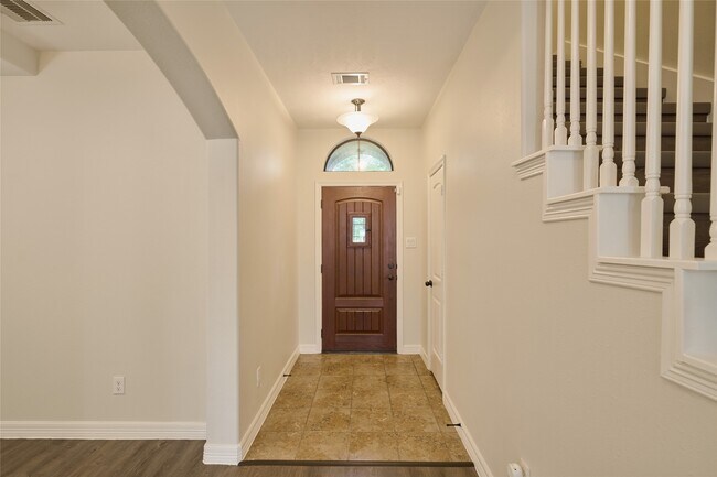 Building Photo - 630 Aulia Ln