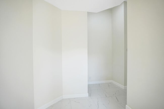 Building Photo - 5033 S La Sedona Cir