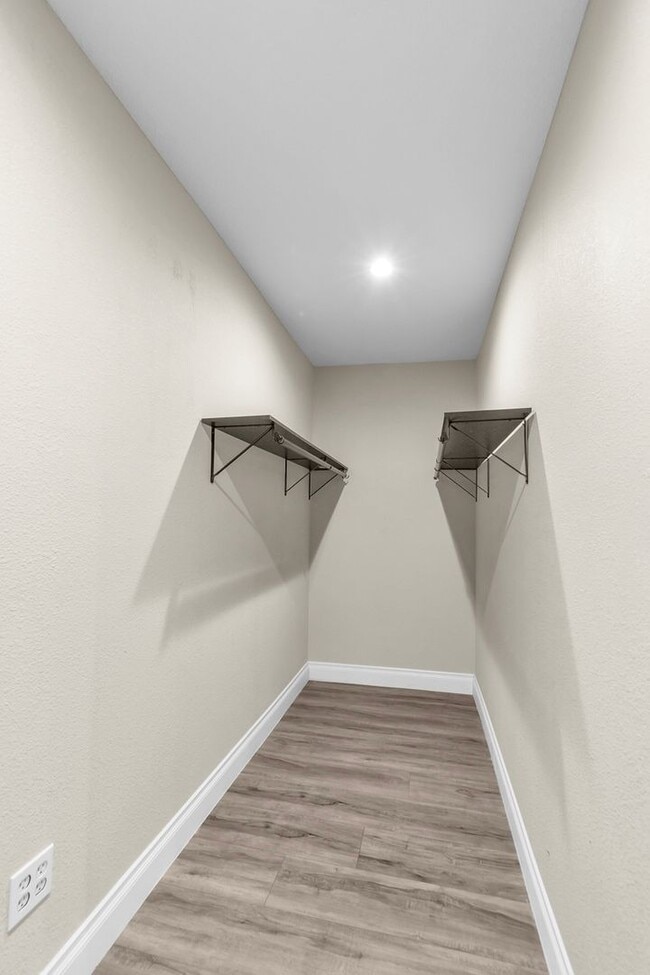 Building Photo - 6845 Coley Ave