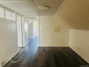 Building Photo - 18 Taylor Ave