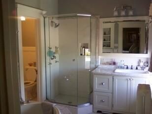 Building Photo - 628 W Yandell Dr