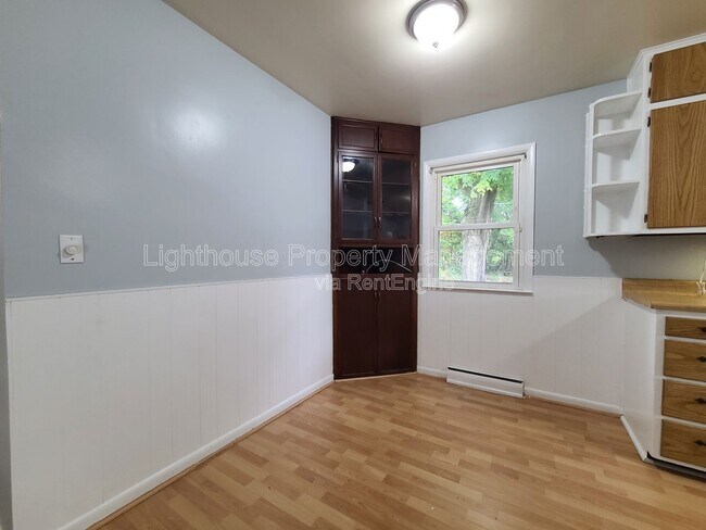 Building Photo - 1877 E Ogden Ave