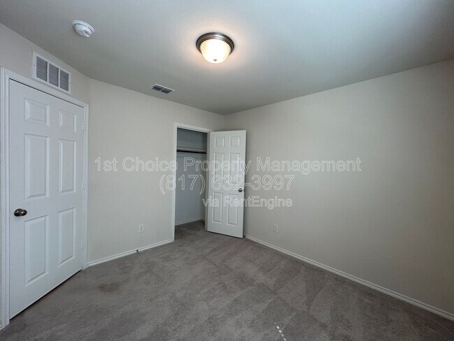 Building Photo - 4644 Benham Dr