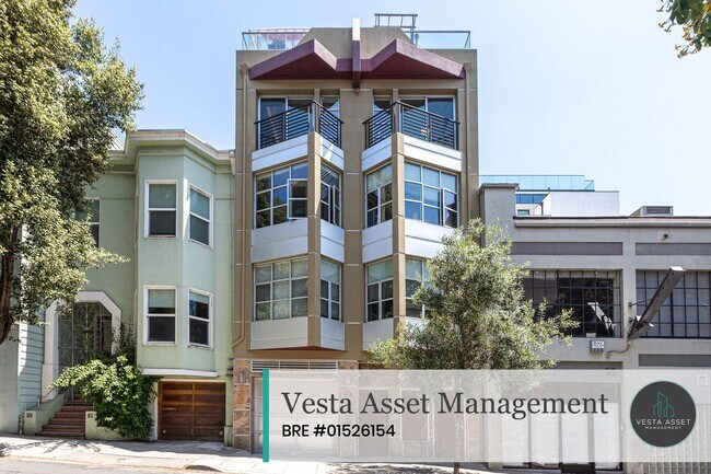 Building Photo - SPACIOUS TOP FLOOR 3 BED/2.5 BATH CONDO WI...
