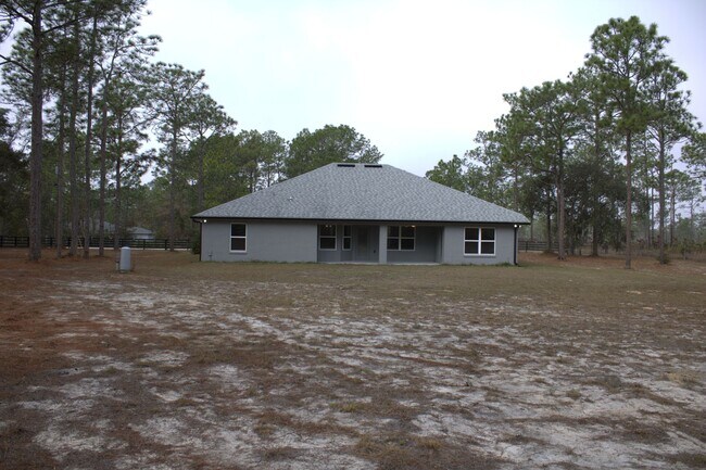 Building Photo - 4BR/2BA home available for rent in Weeki Wachee