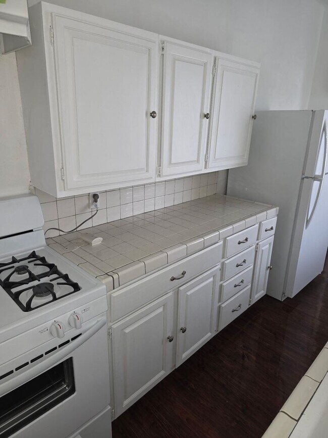 Building Photo - Fourth Street