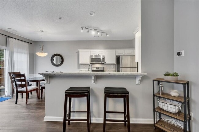 Building Photo - 254 Regent Square