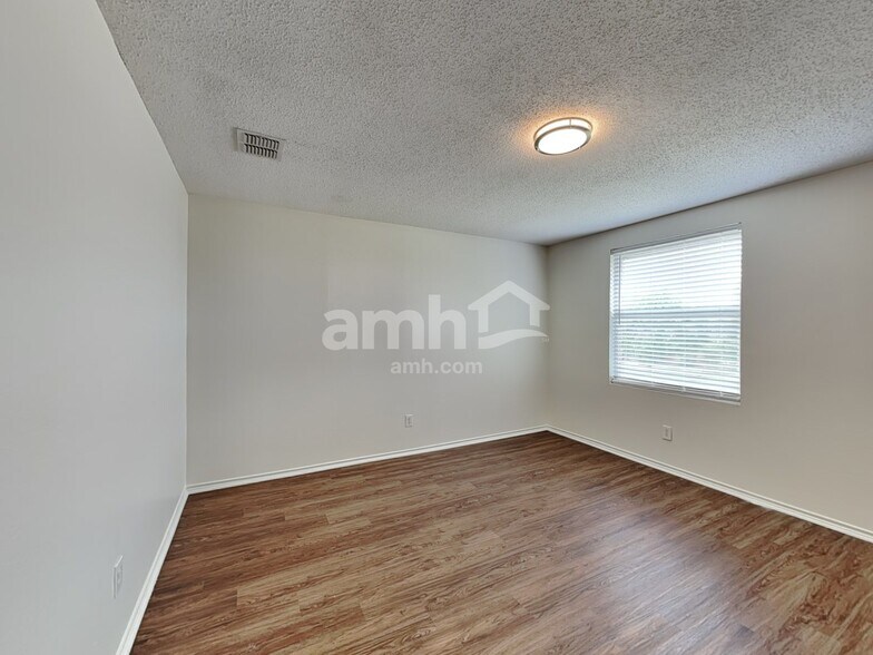 Building Photo - 3017 Dusty Ridge Dr