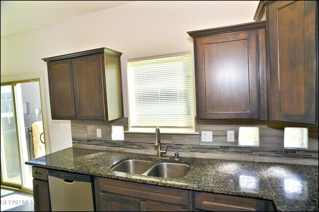 Building Photo - 781 Croxdale St