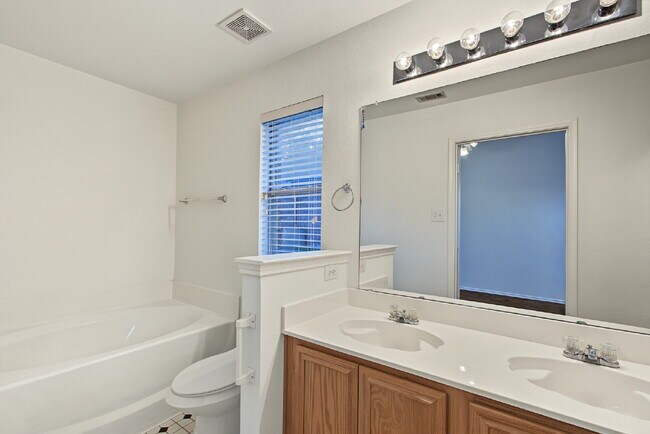 Building Photo - Single Family 3 Bedroom for Rent