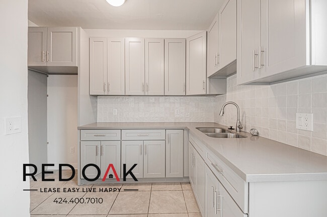 Building Photo - 921 S Bonnie Brae St