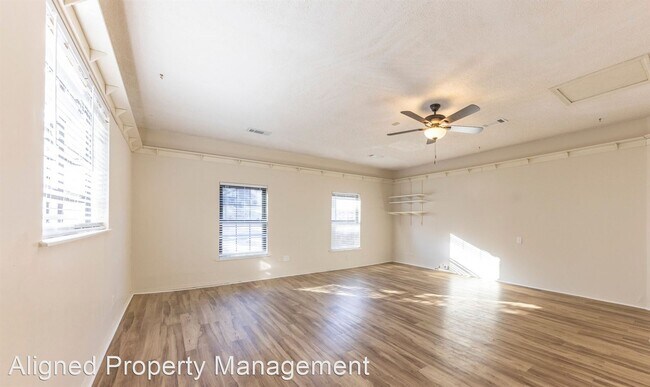 Building Photo - 4 br, 2 bath House - 1715 Calgary Trail