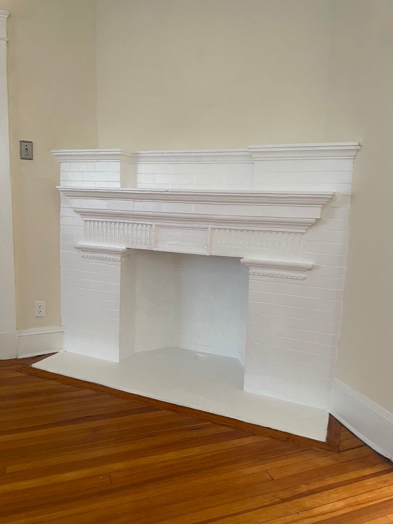 Building Photo - 890 Lancaster St