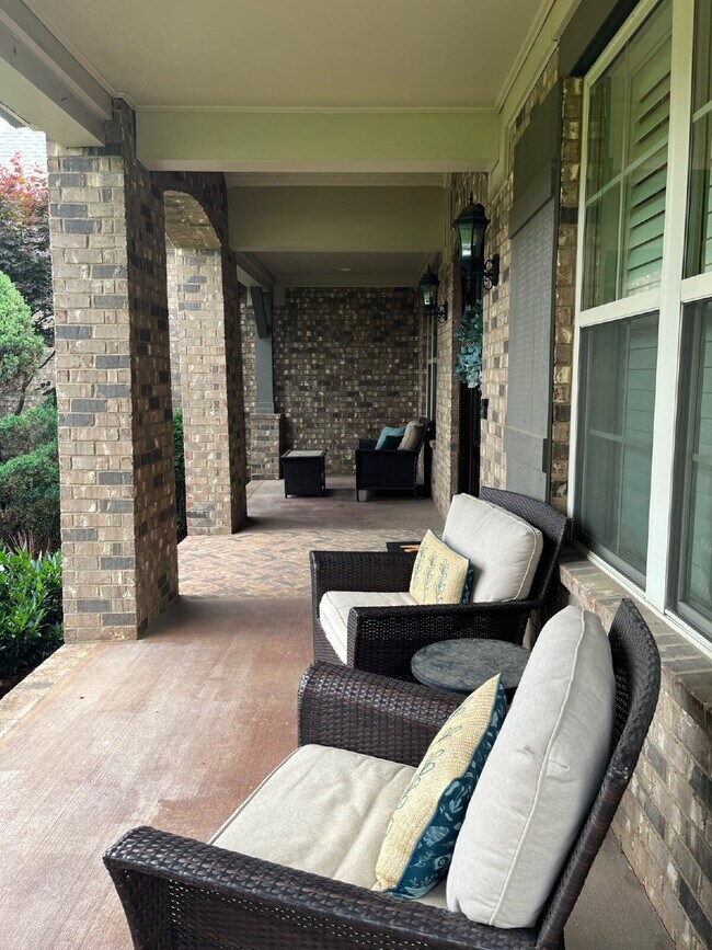 Building Photo - 1682 Sunset Park Dr