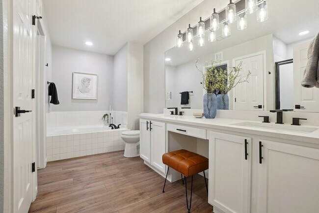 Building Photo - 4271 S Blackhawk Cir