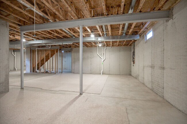 Building Photo - Welcome Home! 4 Bedroom/2.5 Bath Home in Avon!