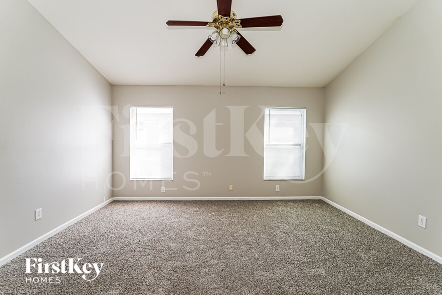 Building Photo - 12430 Midpointe Dr