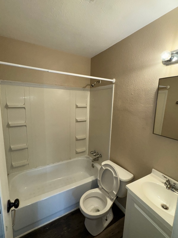 Building Photo - 3408 E Manhattan Blvd