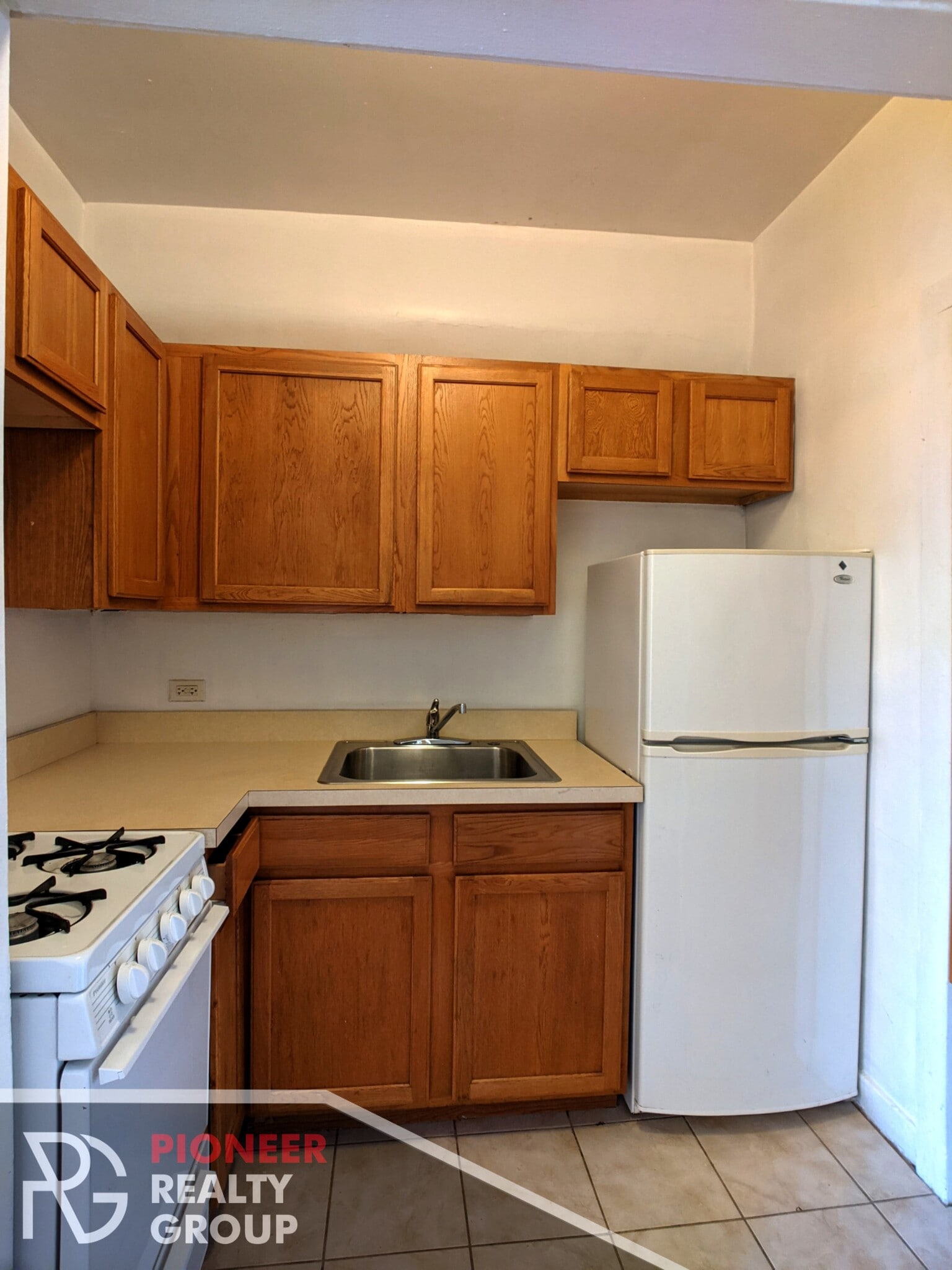 Building Photo - 1160 N Dearborn St