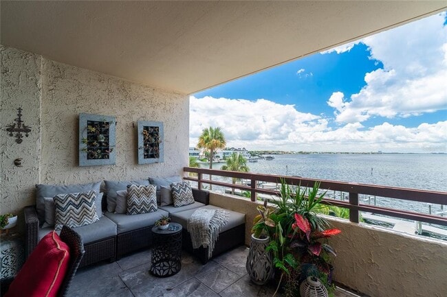 Building Photo - 5700 Mariner St