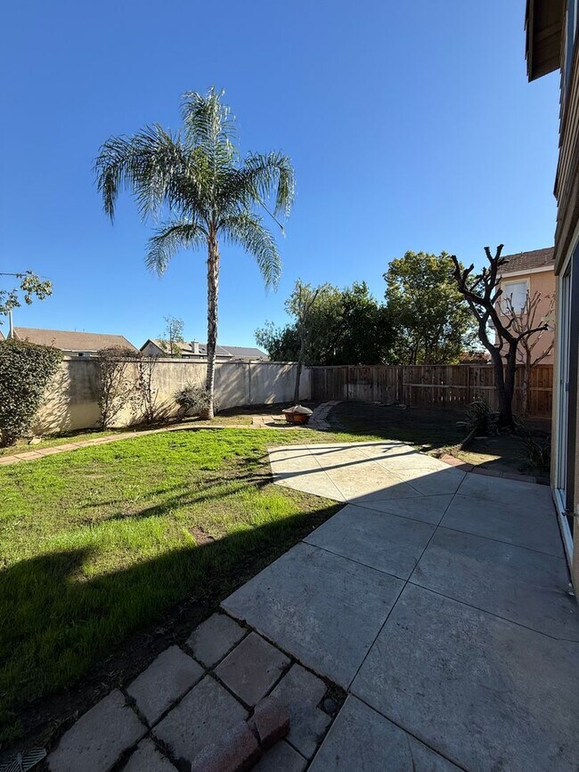 Building Photo - Spacious 5 Bedroom 3 Bath home in Rancho Cucamonga