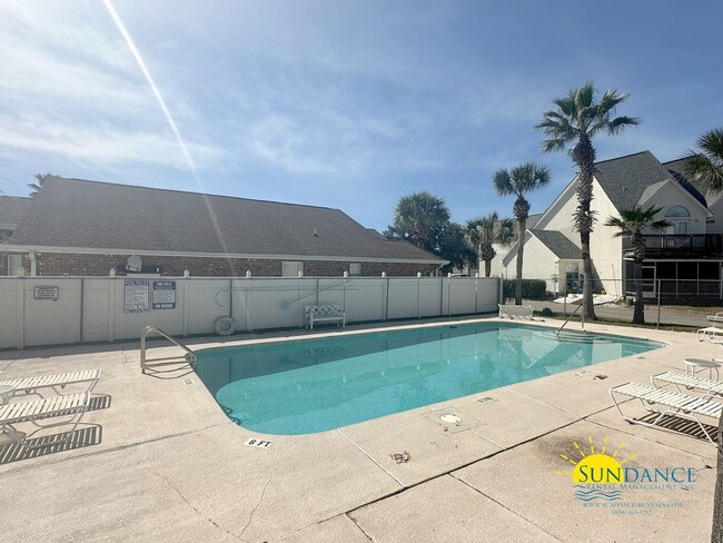 Building Photo - 3 Bedroom Townhome with Community Pools, Dock & Beach Access in Hidden Bay Village!