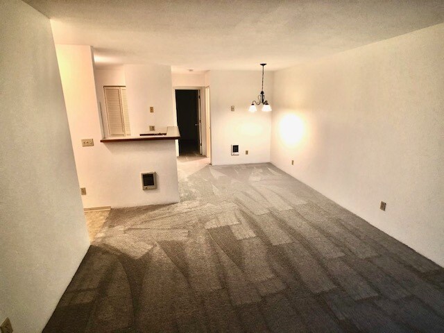 Dining area - 20905 Fawn Ct