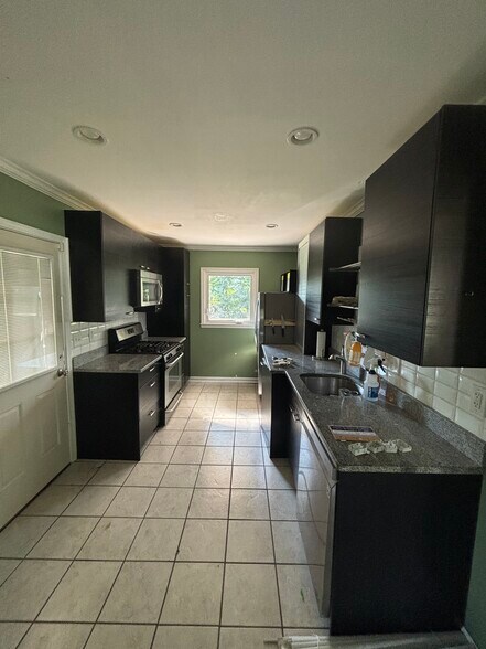 Kitchen - 1964 Braeburn Cir SE