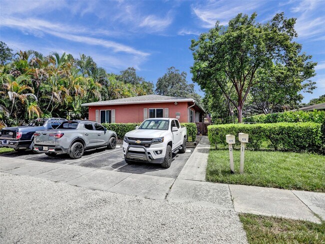 Building Photo - 920 SW 28th St