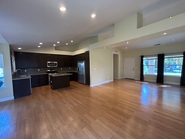 Building Photo - Nice home in Turlock