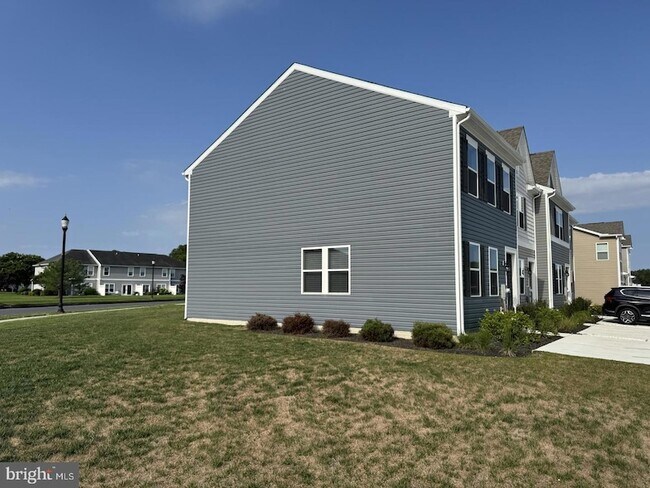 Building Photo - 1408 Sugarplum Ln
