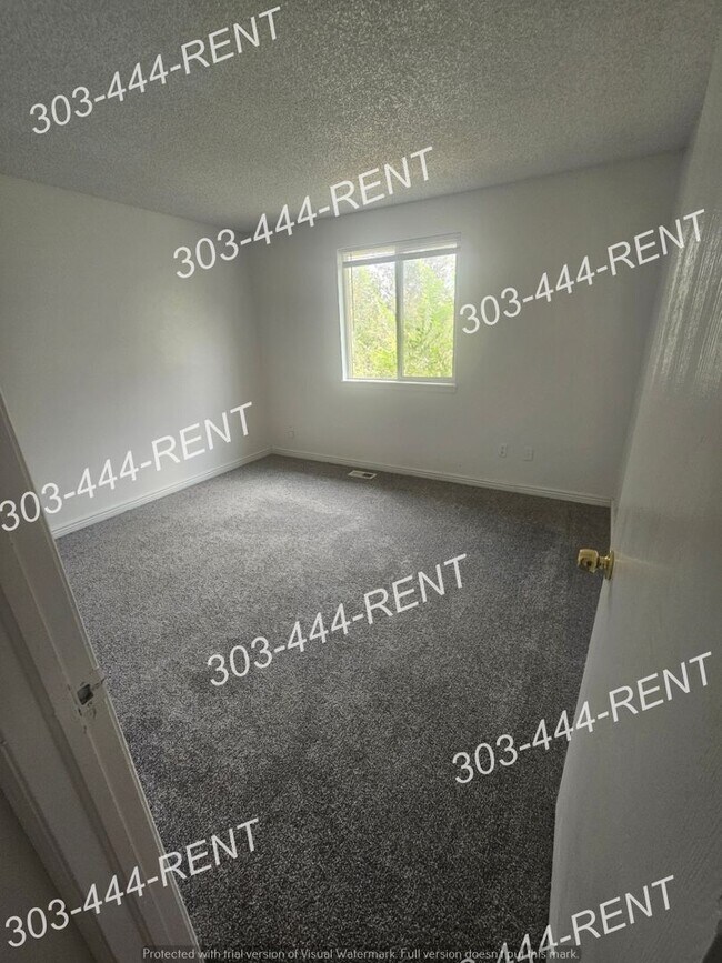 Building Photo - Beautifully Updated 4 Bed 2 Bath home in Denver