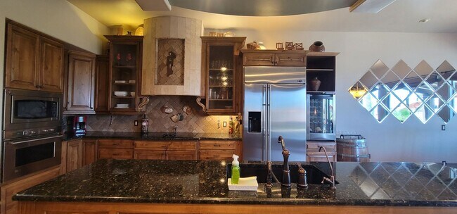 Building Photo - FURNISHED Single Family Home-RATE DISPLAYED IS FOR WINTER SEASON