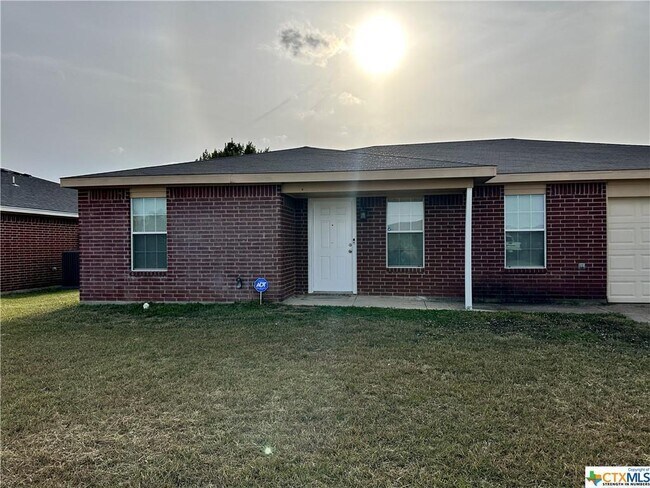 Building Photo - "Spacious 4-Bedroom Gem with 2 Full Baths in Killeen, TX - 1,647 Sq Ft of Comfort Awaits!"