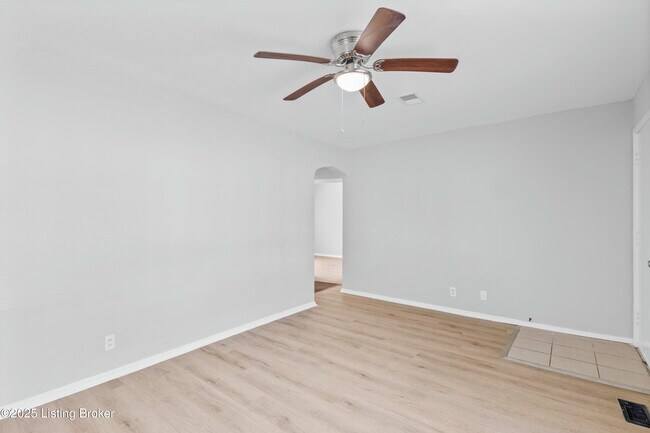 Building Photo - 1620 Phyllis Ave