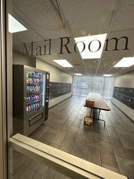 Mail Room - 1271 Poplar Ave