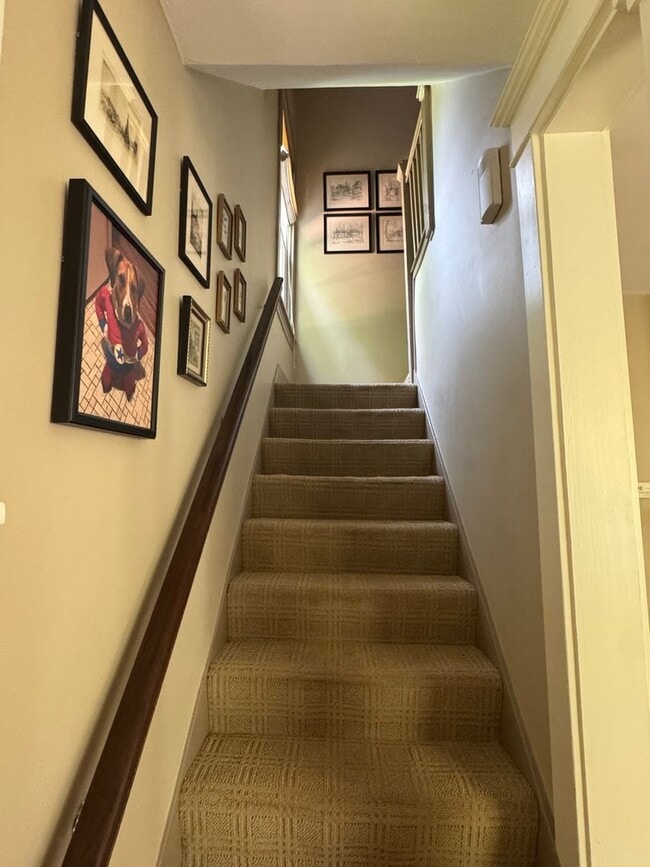 Building Photo - Charming 3-Bedroom Home in Desirable Allis...