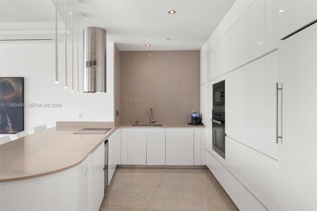 Building Photo - 450 Alton Rd