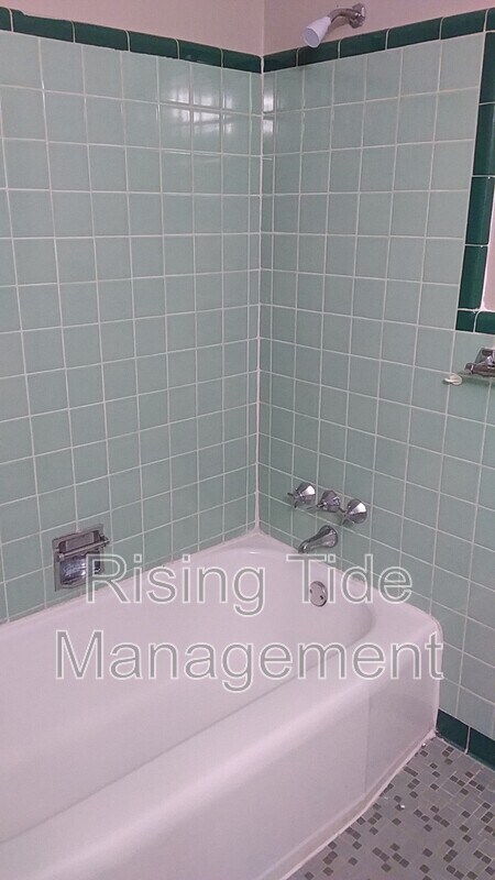 Building Photo - 316 20th Ave NE