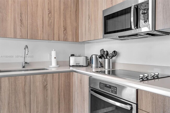 Building Photo - 3900 Biscayne Blvd