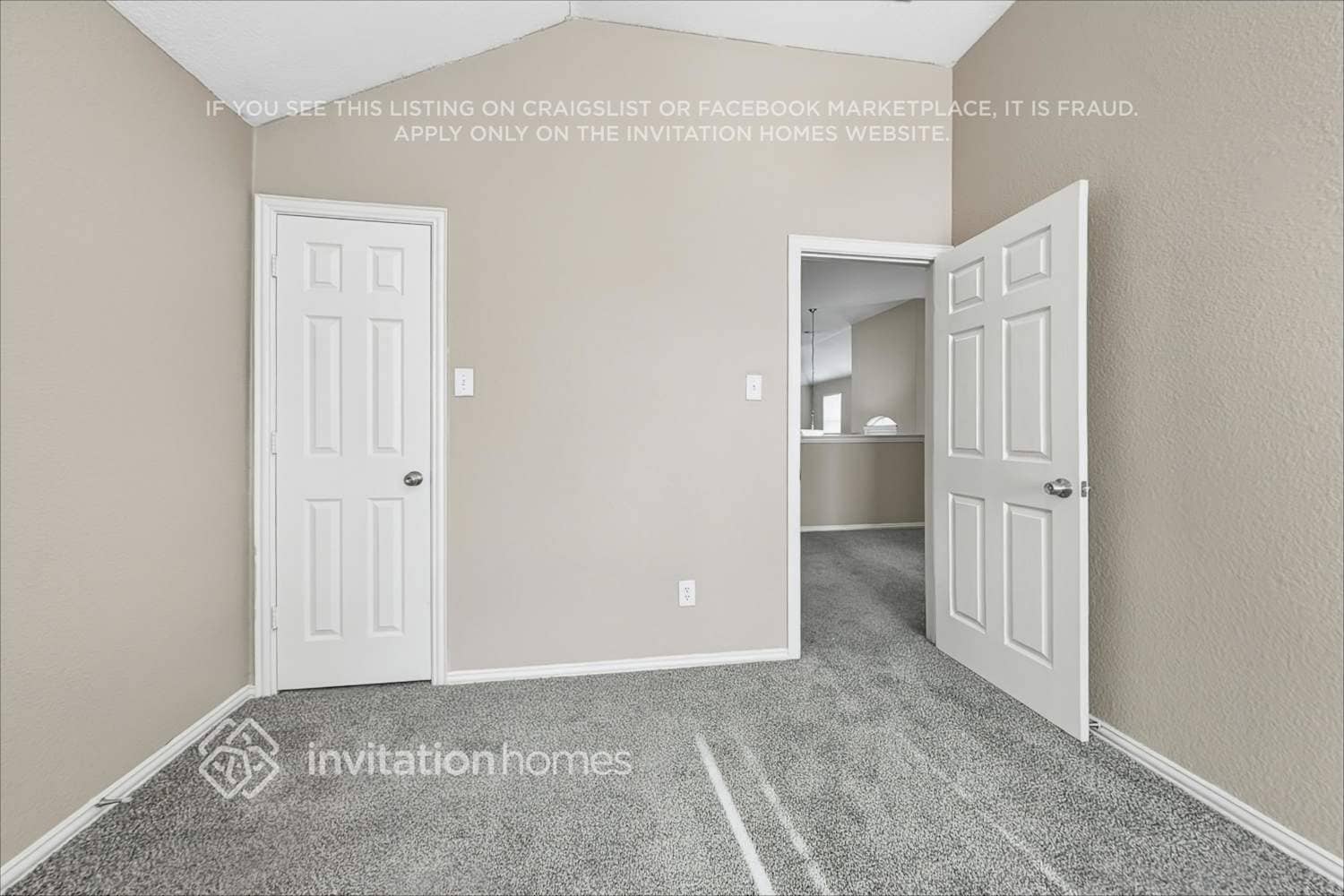 Building Photo - 4000 Iris Ct