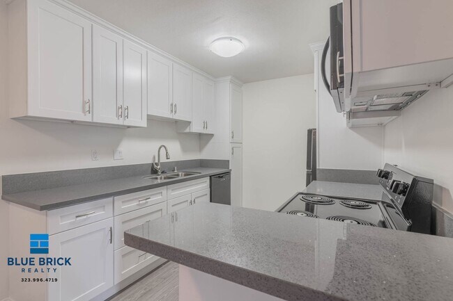 Building Photo - 8123 Langdon Ave
